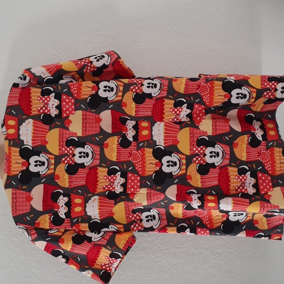 Disney Minnie Mouse scrub top large preowned - Picture 4 of 4